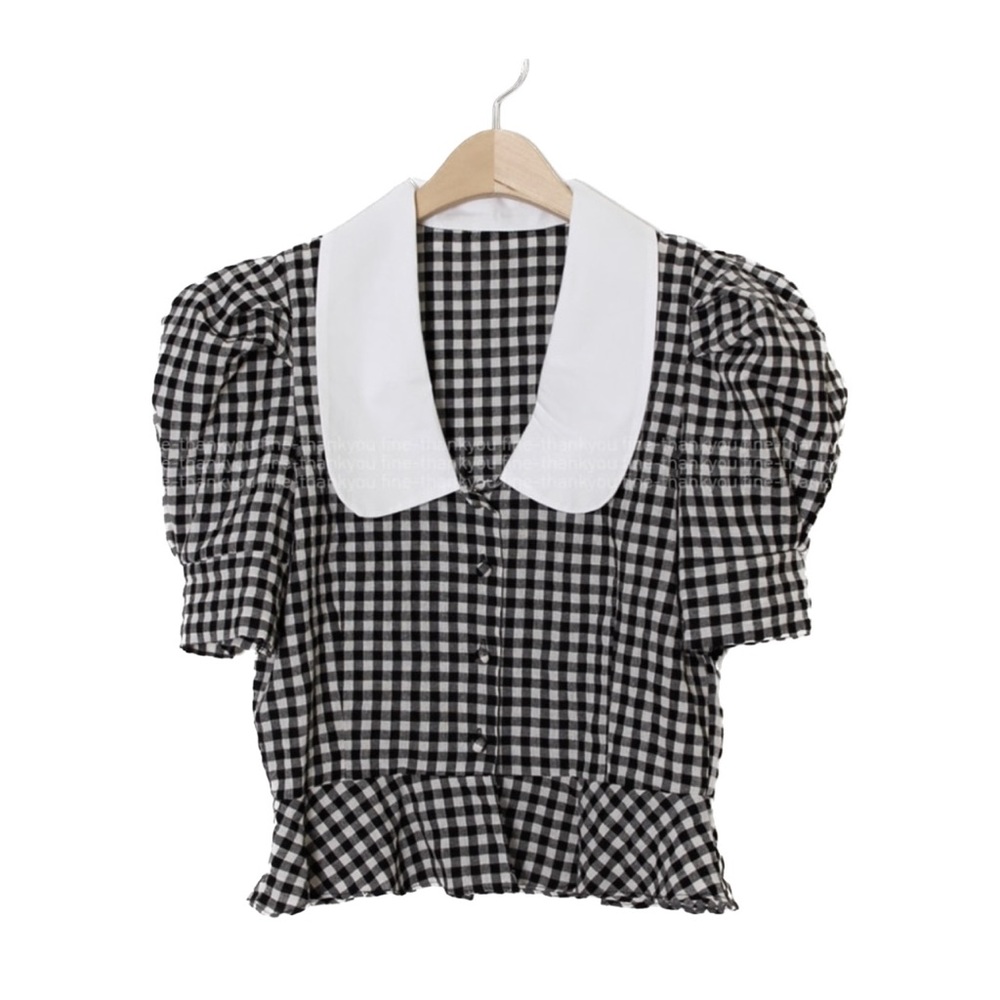 NWOT Gingham wide collar blouse